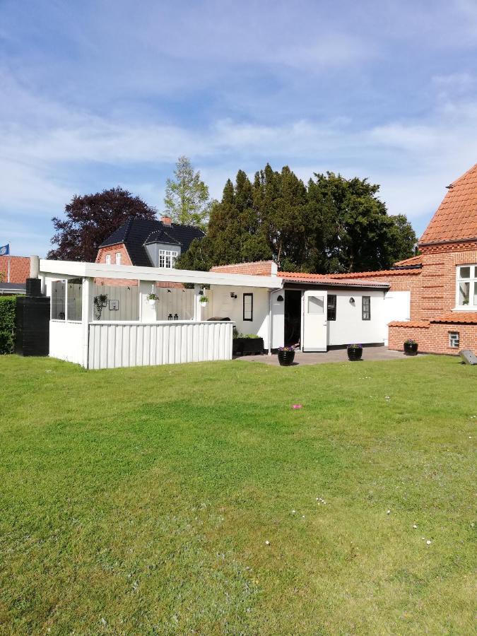 H. C. Lumbyes Vej - Kaelderlejlighed Odense Exterior photo